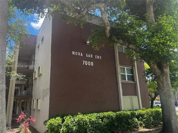 $2,300 | 7000 Nova Drive, Unit 103E, Davie, FL 33317