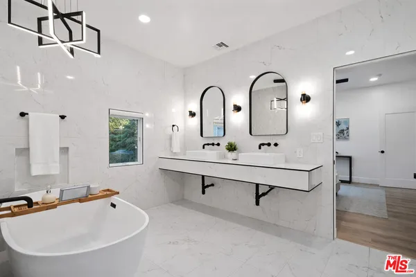 $3,000,000 | 5439 Gentry Avenue, Valley Village, CA 91607