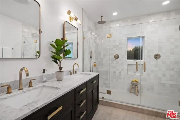 $3,000,000 | 5439 Gentry Avenue, Valley Village, CA 91607