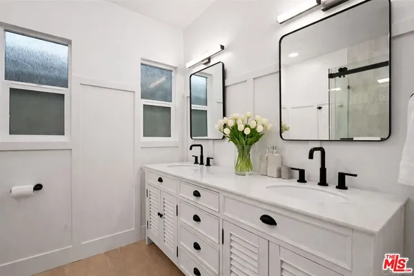 $3,000,000 | 5439 Gentry Avenue, Valley Village, CA 91607