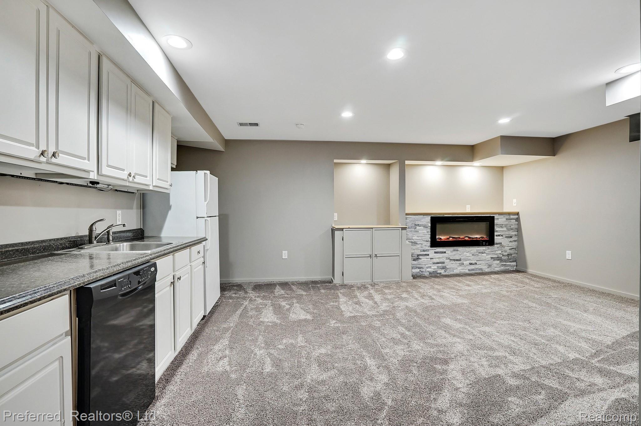 24545 Merriman Road New Boston, MI 48164 - Photo 31 of 45 Lower Level Living area.jpg