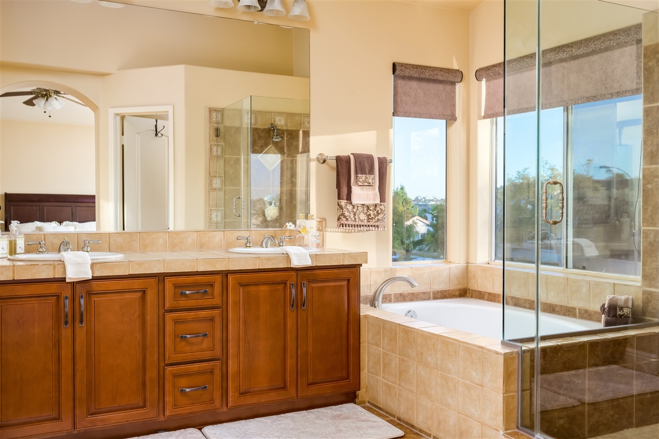 2319 Terraza Ribera Carlsbad, CA 92009 - Photo 16 of 25