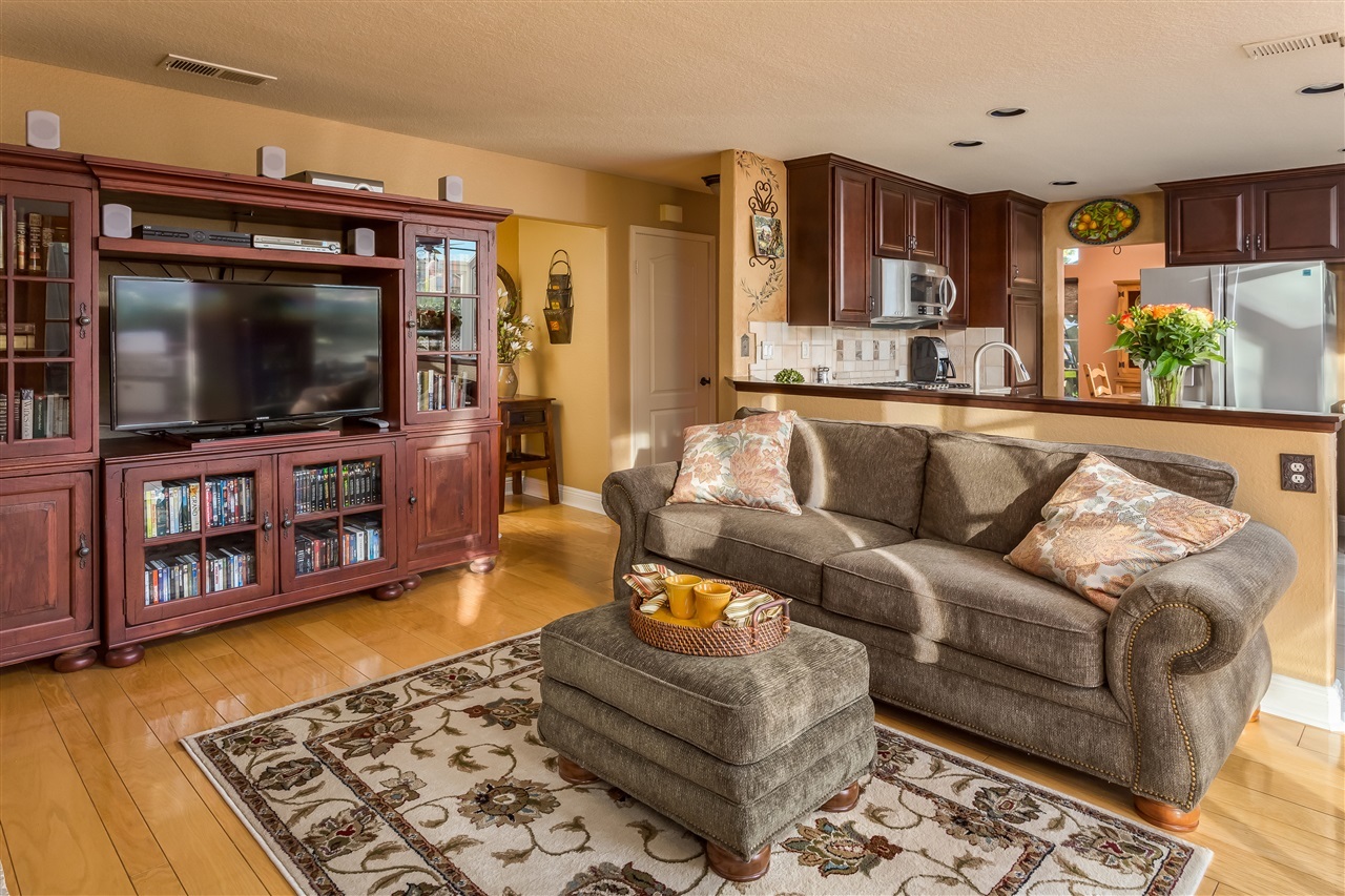 2319 Terraza Ribera Carlsbad, CA 92009 - Photo 7 of 25