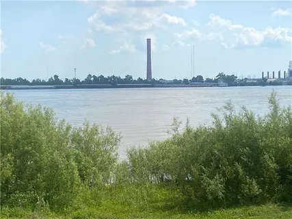 $374,000 | 18 Seaward Court, New Orleans, LA 70131