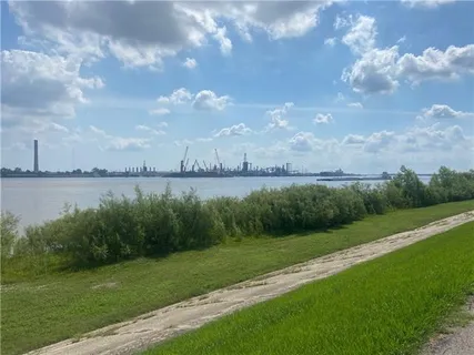 $374,000 | 18 Seaward Court, New Orleans, LA 70131