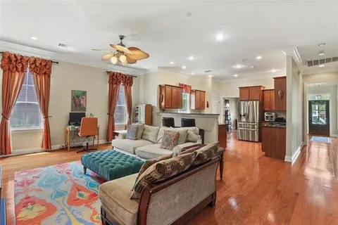 $374,000 | 18 Seaward Court, New Orleans, LA 70131