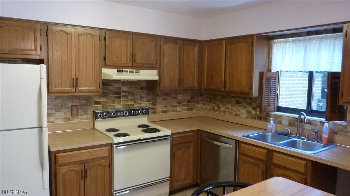 4448 Rabun Lane Cleveland, OH 44143 - Photo 2 of 26