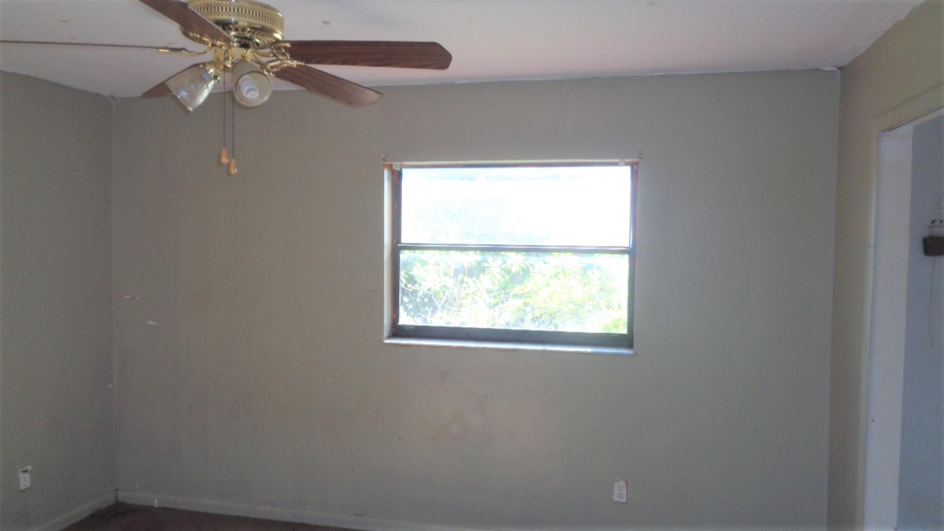 407 North 29th Street Fort Pierce, FL 34947 - Photo 11 of 14 DSC07379