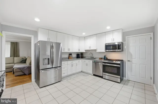 $865,000 | 5955 Edgewood Lane, Alexandria, VA 22310