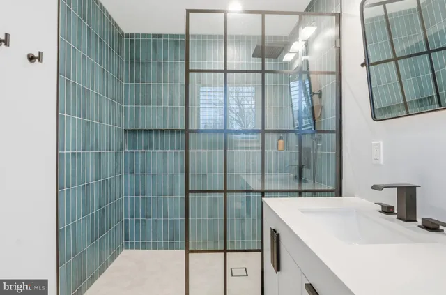 $865,000 | 5955 Edgewood Lane, Alexandria, VA 22310