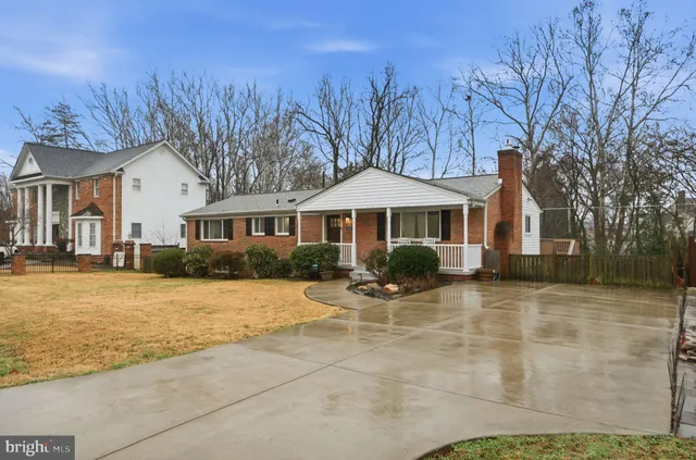 $865,000 | 5955 Edgewood Lane, Alexandria, VA 22310