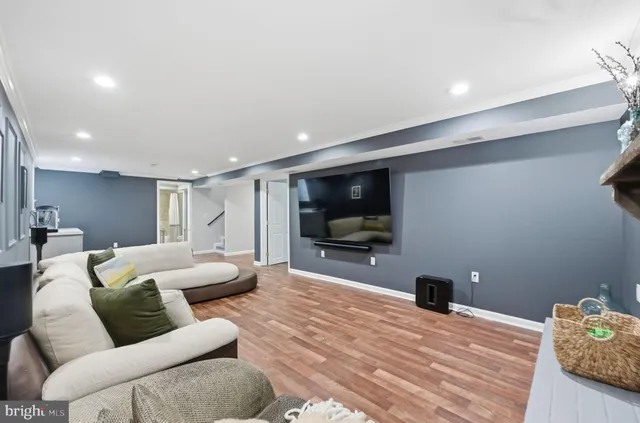 $865,000 | 5955 Edgewood Lane, Alexandria, VA 22310