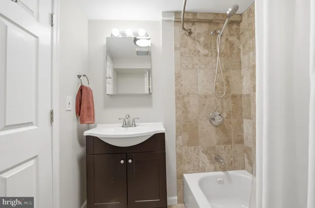 $865,000 | 5955 Edgewood Lane, Alexandria, VA 22310