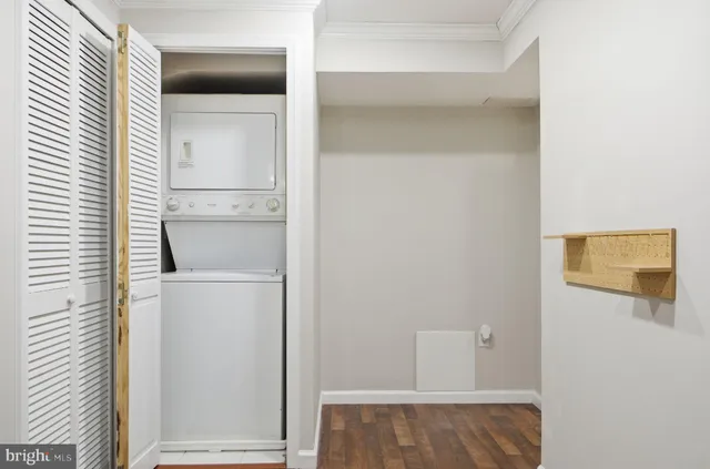 $865,000 | 5955 Edgewood Lane, Alexandria, VA 22310