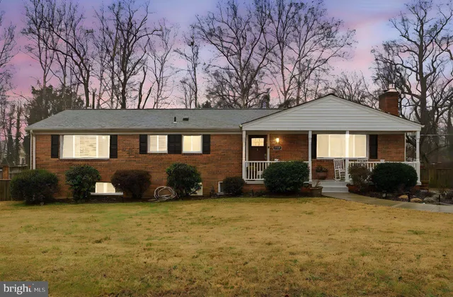 $865,000 | 5955 Edgewood Lane, Alexandria, VA 22310