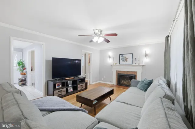 $865,000 | 5955 Edgewood Lane, Alexandria, VA 22310