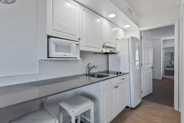 $430,000 | 7800 Dune Drive, Unit 205, Avalon, NJ 08202