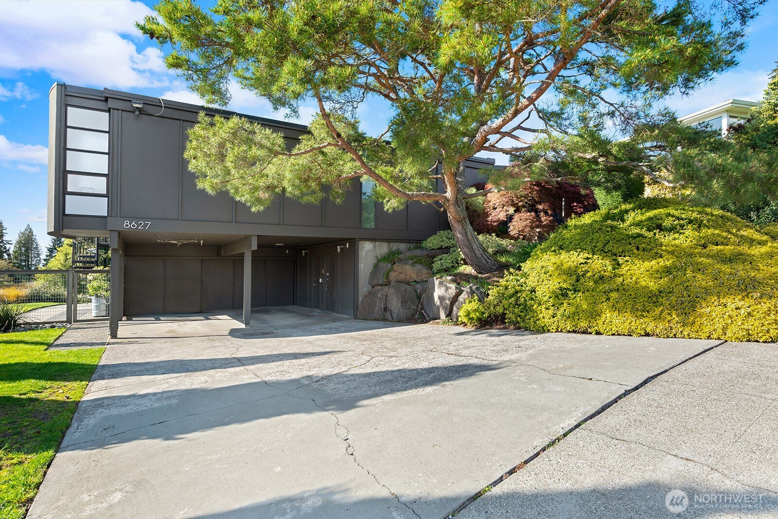 8627 Fauntlee Crest Southwest Seattle, WA 98136 - Photo 1 of 40 Gallery Image 1