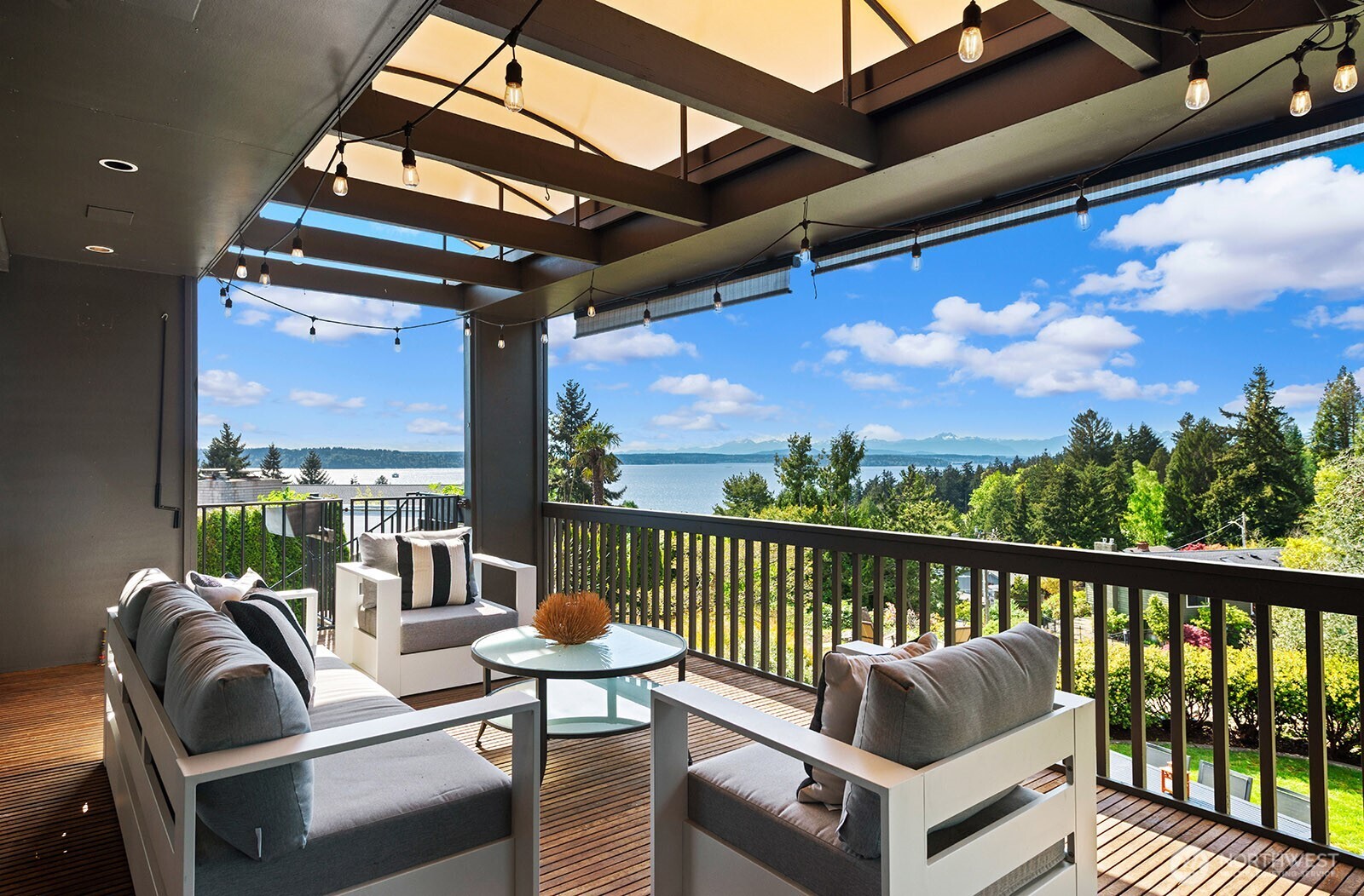 8627 Fauntlee Crest Southwest Seattle, WA 98136 - Photo 11 of 40 Gallery Image 11