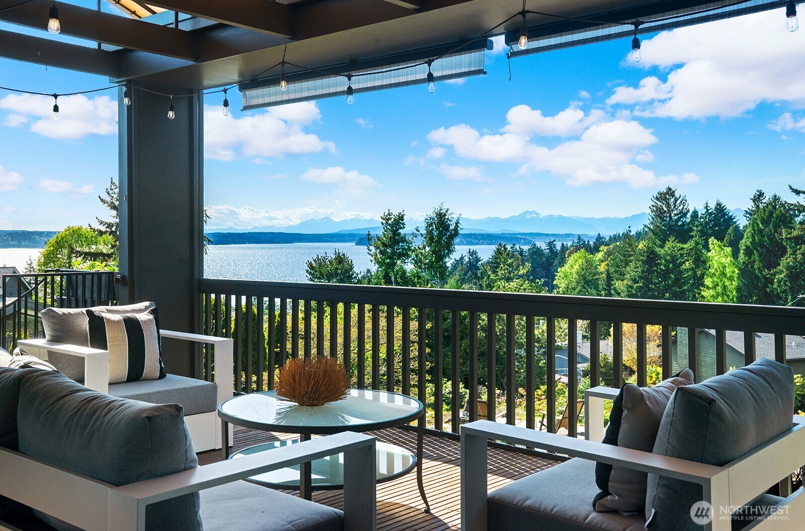 8627 Fauntlee Crest Southwest Seattle, WA 98136 - Photo 12 of 40 Gallery Image 12