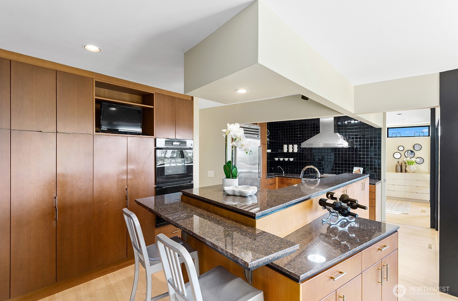 8627 Fauntlee Crest Southwest Seattle, WA 98136 - Photo 19 of 40 Gallery Image 19