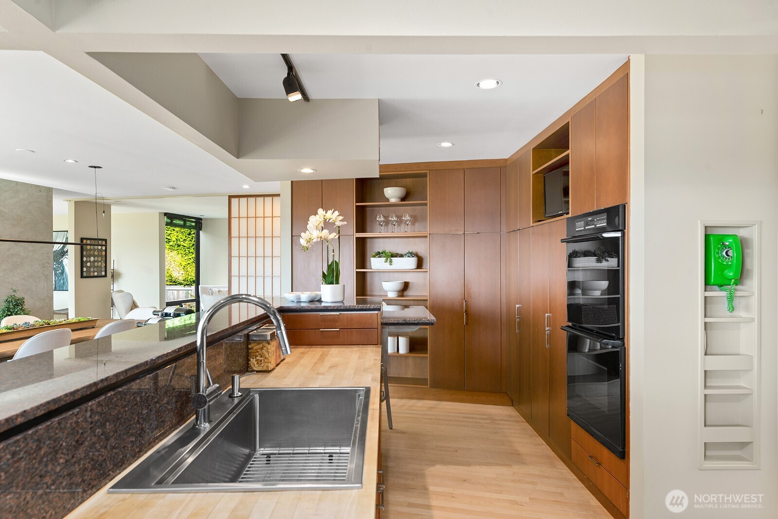 8627 Fauntlee Crest Southwest Seattle, WA 98136 - Photo 20 of 40 Gallery Image 20