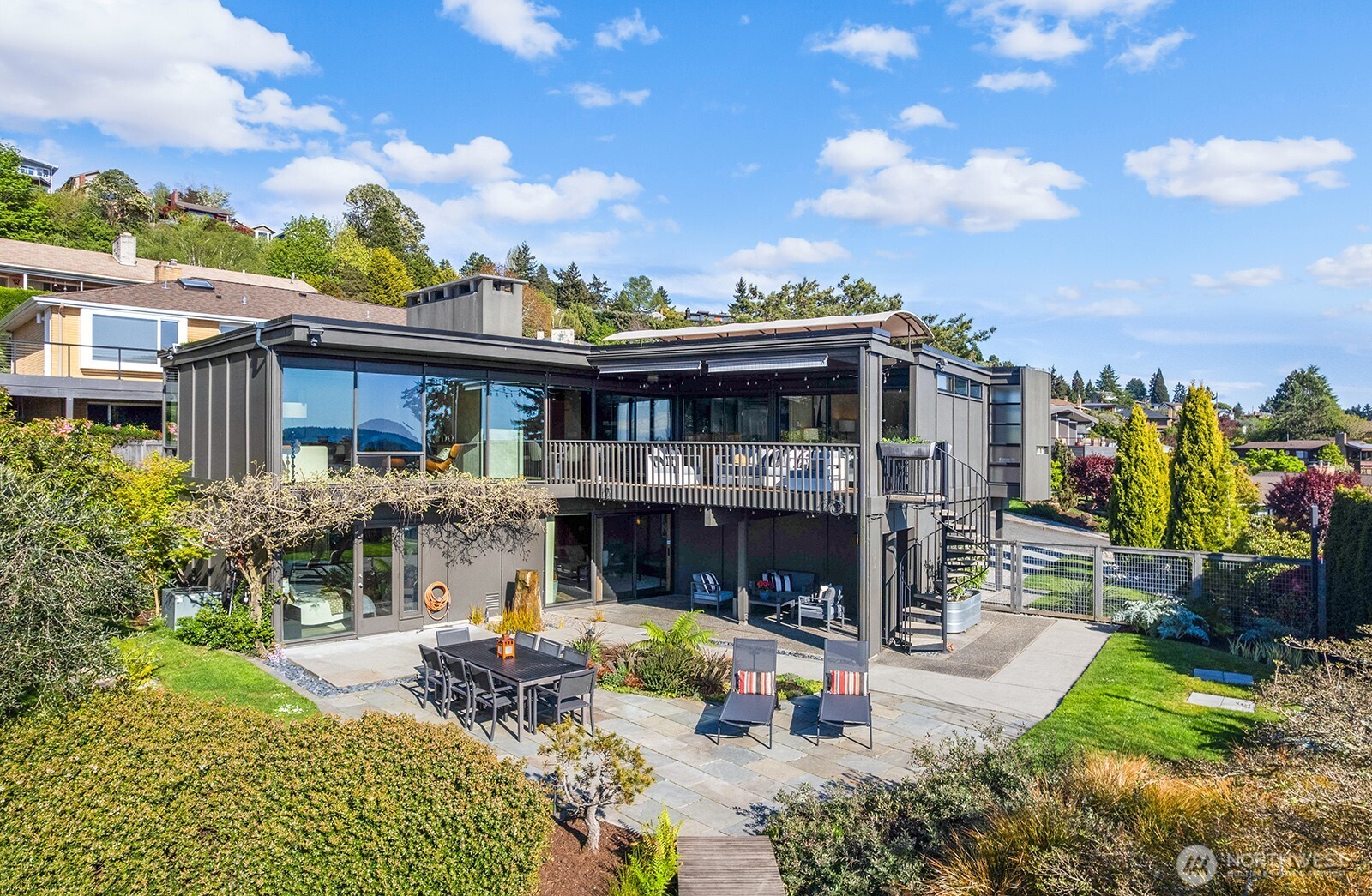 8627 Fauntlee Crest Southwest Seattle, WA 98136 - Photo 36 of 40 Gallery Image 36