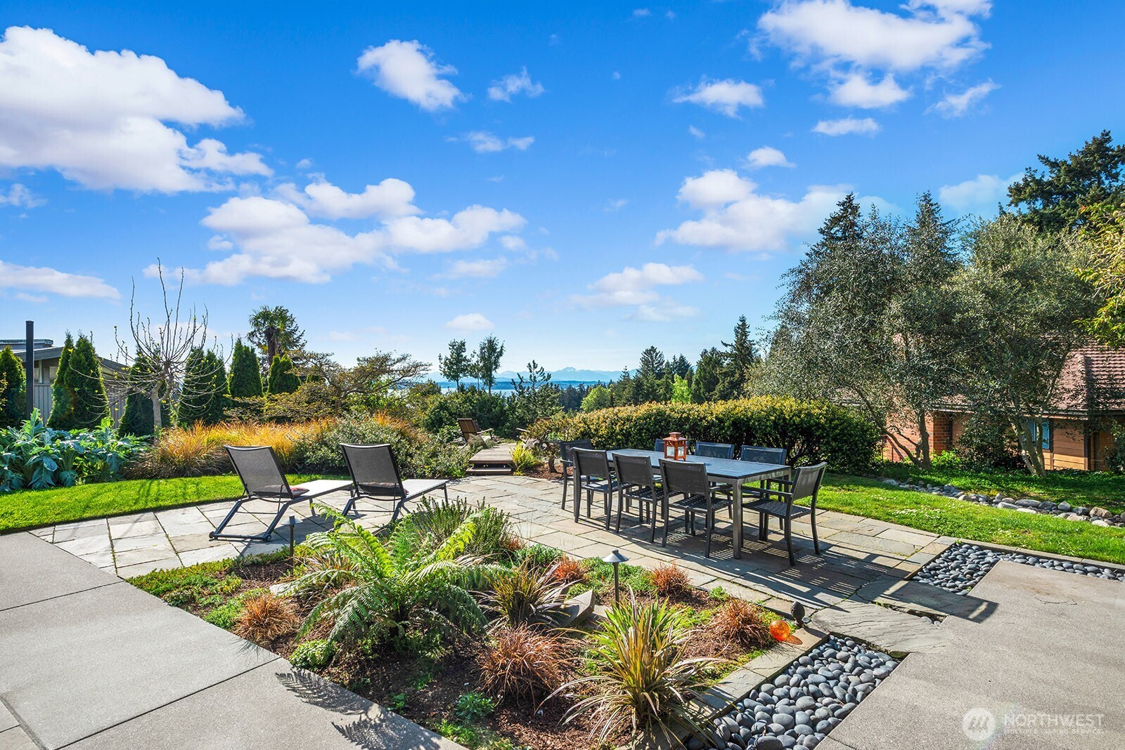 8627 Fauntlee Crest Southwest Seattle, WA 98136 - Photo 37 of 40 Gallery Image 37