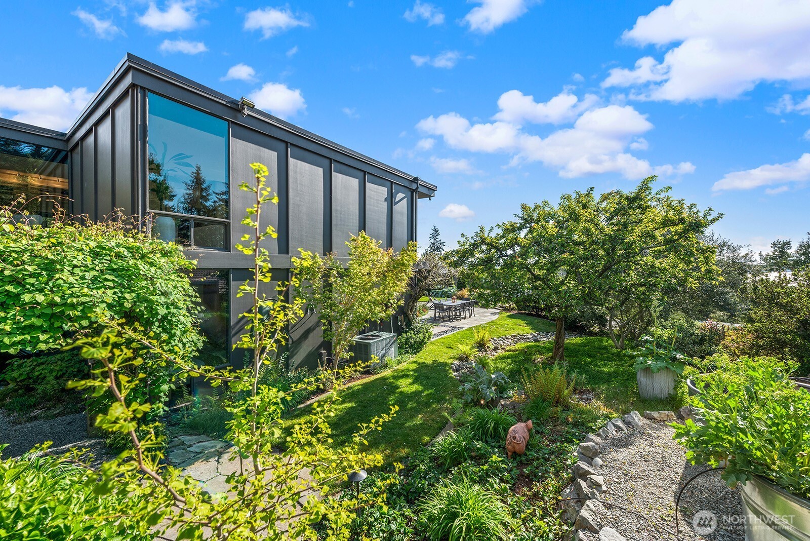 8627 Fauntlee Crest Southwest Seattle, WA 98136 - Photo 38 of 40 Gallery Image 38