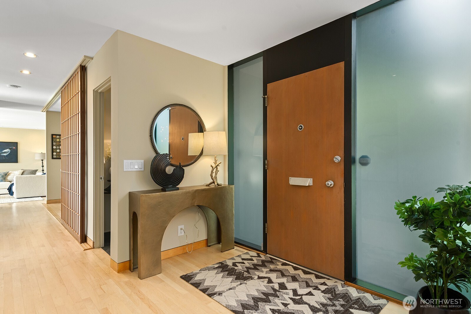 8627 Fauntlee Crest Southwest Seattle, WA 98136 - Photo 4 of 40 Gallery Image 4