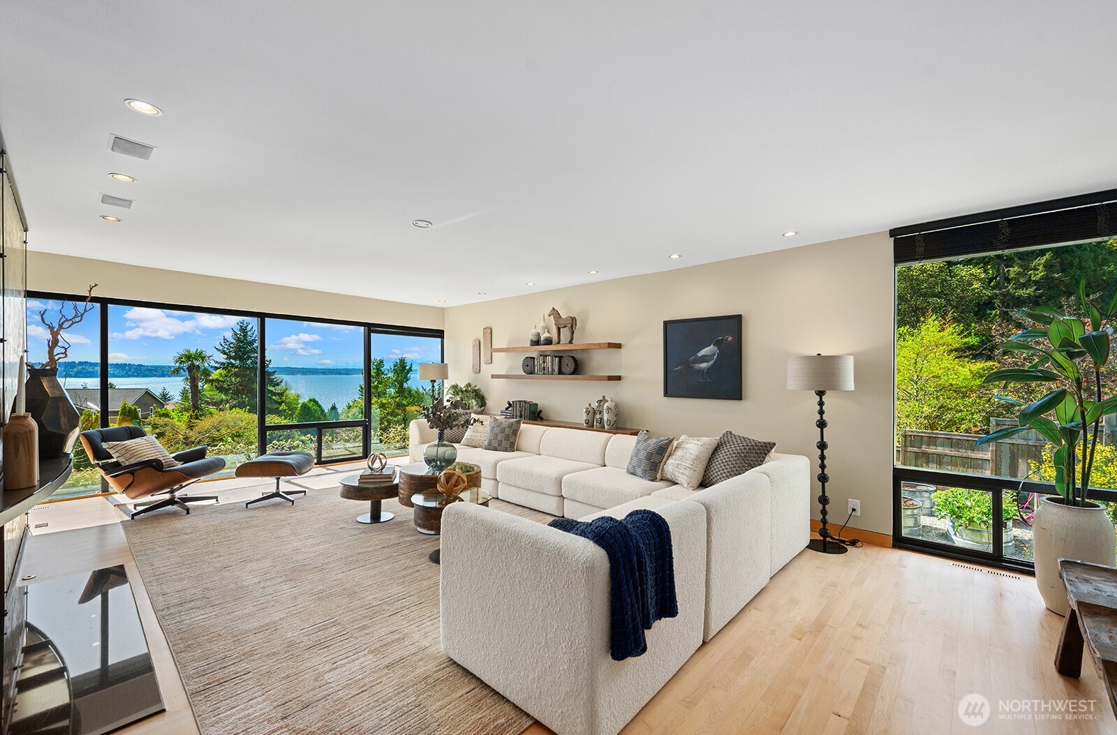 8627 Fauntlee Crest Southwest Seattle, WA 98136 - Photo 5 of 40 Gallery Image 5