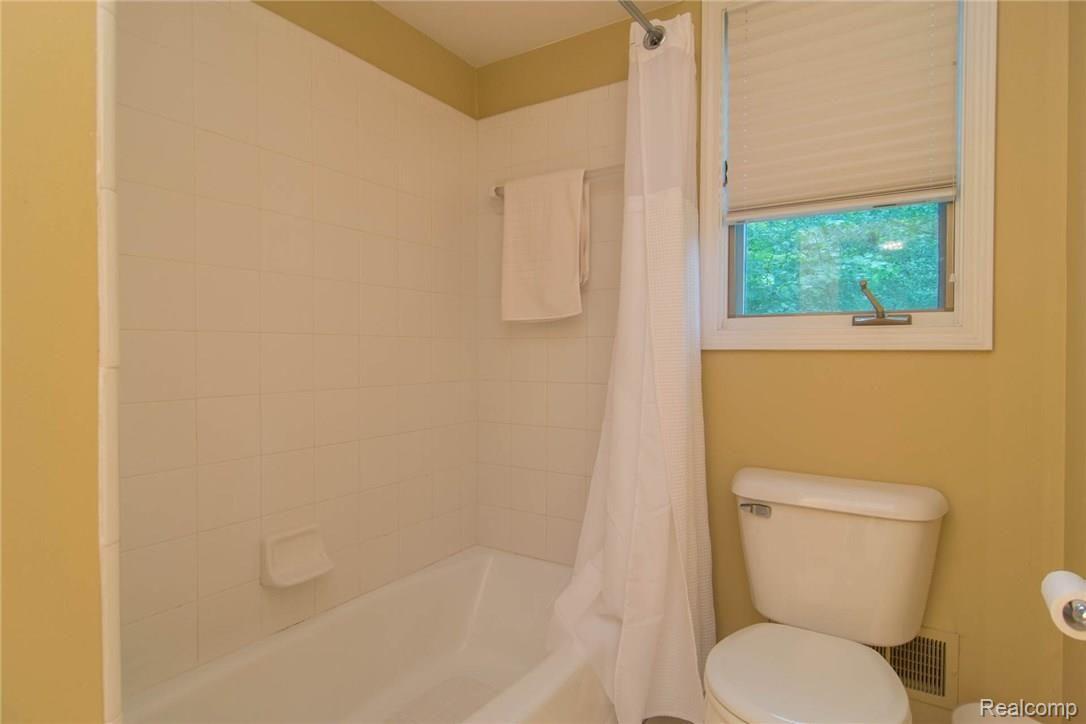 17376 Cross Winds Road Livonia, MI 48152 - Photo 53 of 61 DSC_1227.jpg