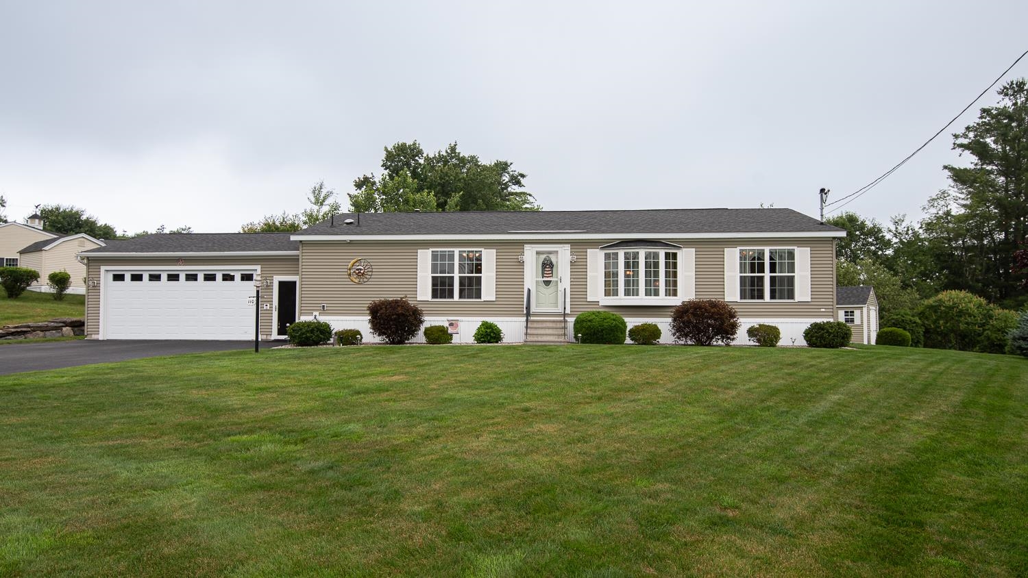 110 Freedom Hill Road Hampstead, NH 03841 - Photo 2 of 37
