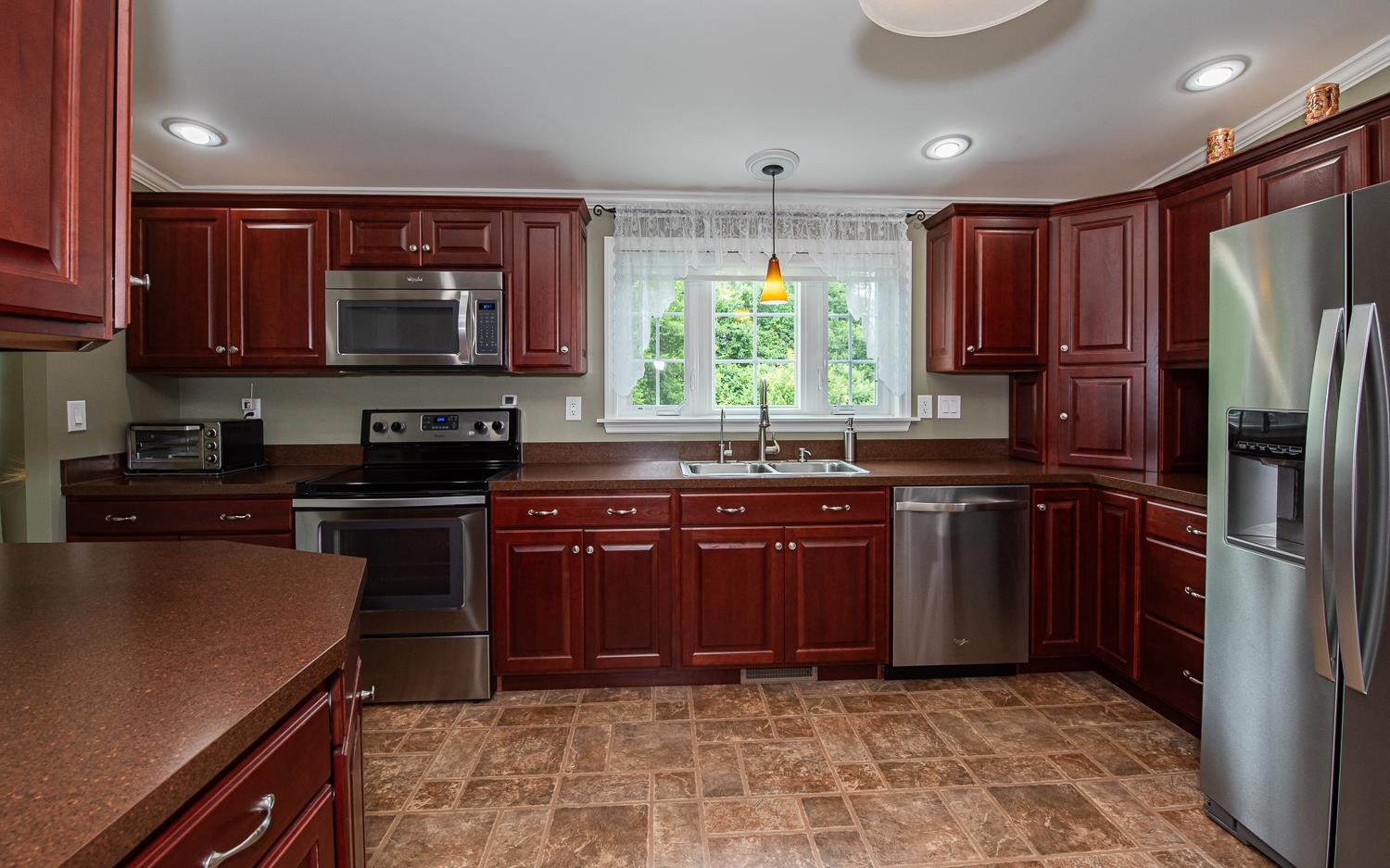 110 Freedom Hill Road Hampstead, NH 03841 - Photo 5 of 37