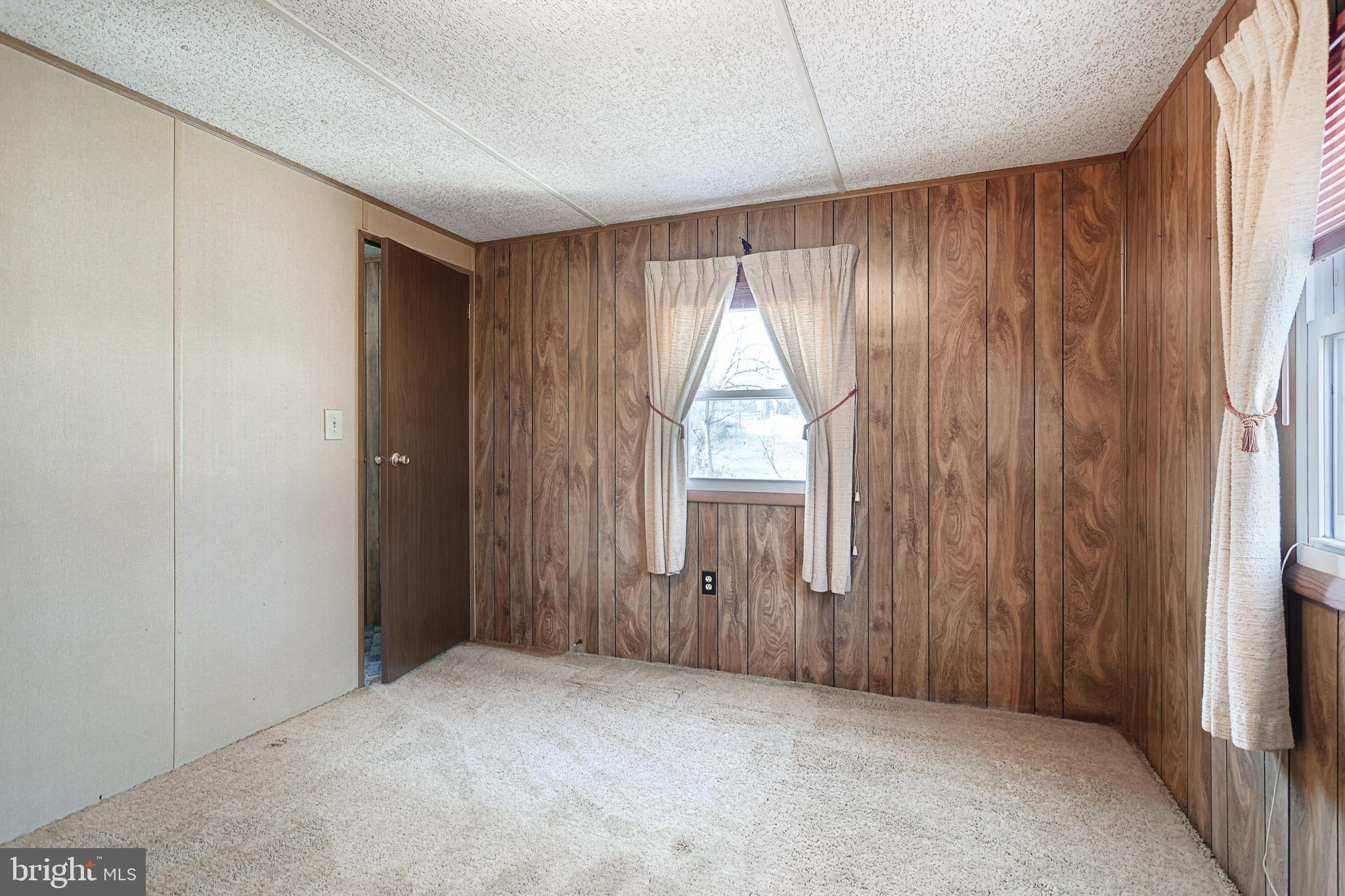 2461 Log Cabin Road York, PA 17408 - Photo 8 of 24 Gallery Image 8