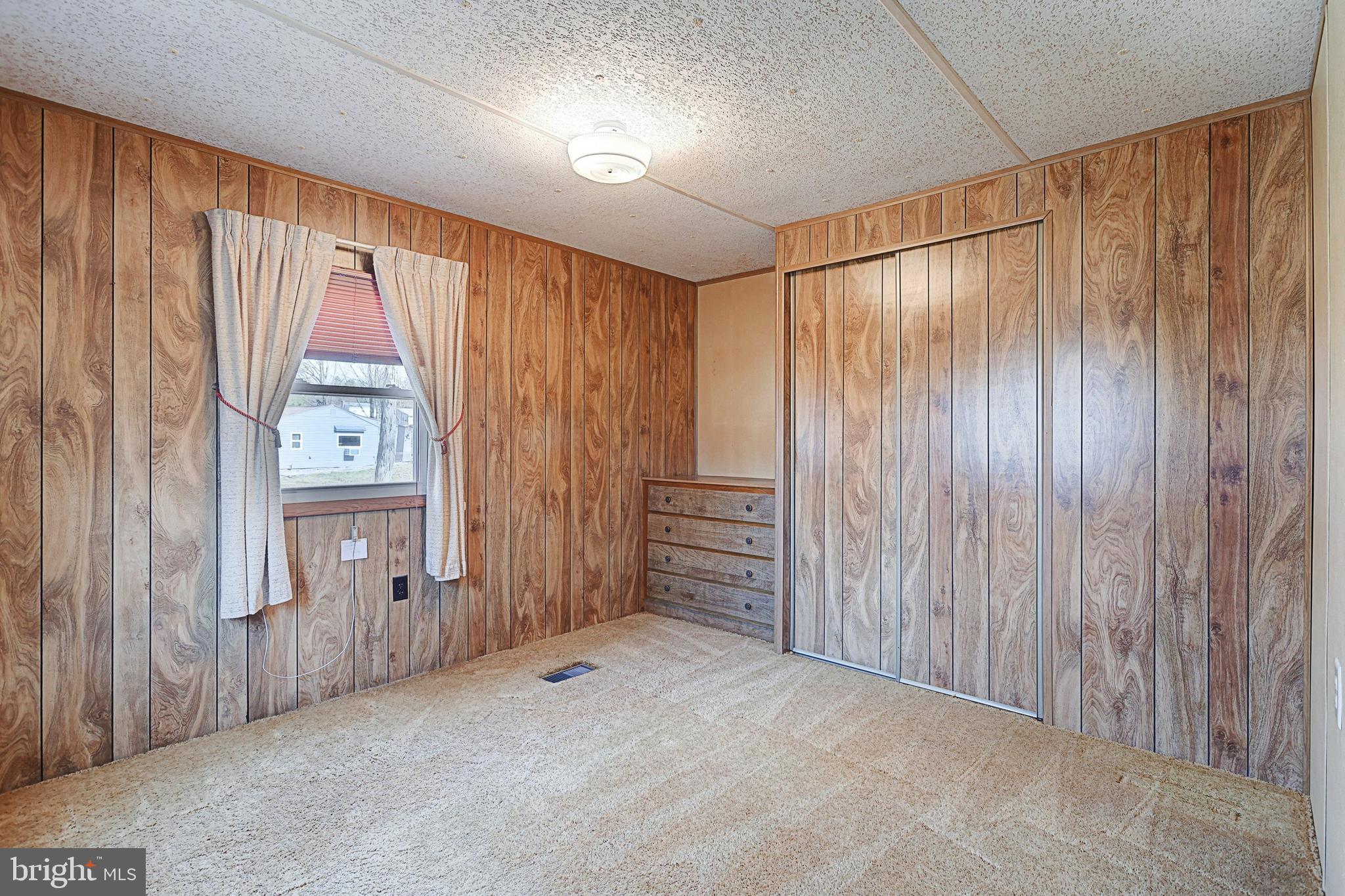 2461 Log Cabin Road York, PA 17408 - Photo 9 of 24 Gallery Image 9