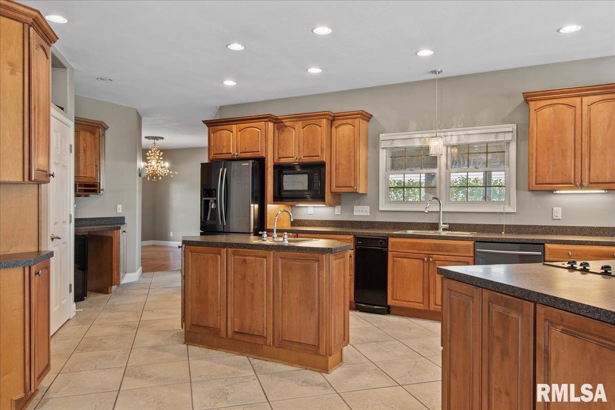 3516 Tamarak Drive Springfield, IL 62712 - Photo 14 of 65 Gallery Image 14
