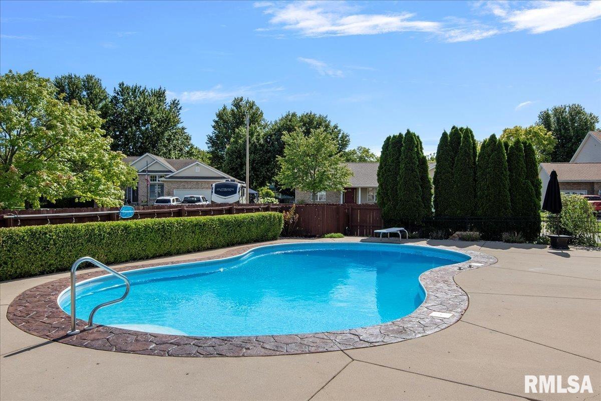 3516 Tamarak Drive Springfield, IL 62712 - Photo 3 of 65 Gallery Image 3