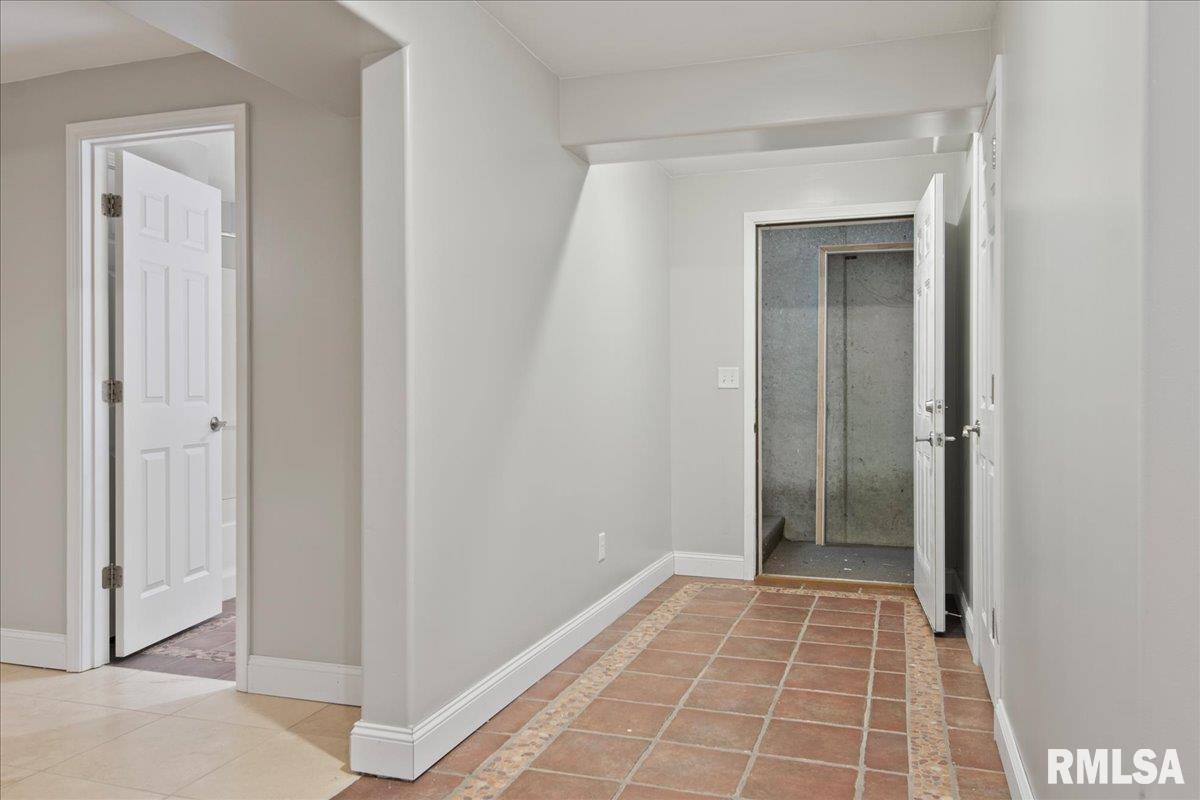 3516 Tamarak Drive Springfield, IL 62712 - Photo 47 of 65 Gallery Image 47