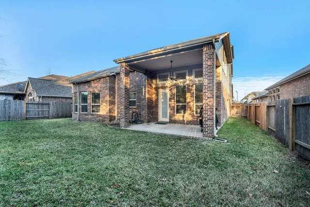 $3,200 | 18418 Hounds Lake Drive, New Caney, TX 77357