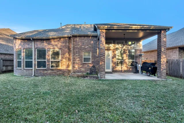 $3,200 | 18418 Hounds Lake Drive, New Caney, TX 77357