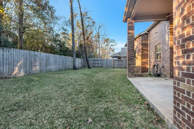 $3,200 | 18418 Hounds Lake Drive, New Caney, TX 77357