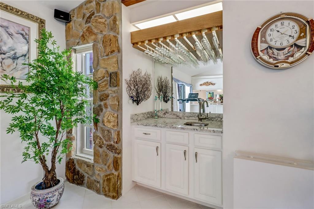 5374 Foxhound Drive Naples, FL 34104 - Photo 3 of 32