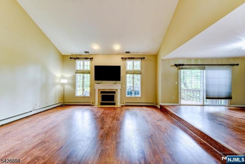 7 Matthew Road, Unit 7 Wayne, NJ 07470 - Photo 4 of 37