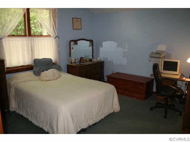 31 Morningside Road Cartersville, VA 23027 - Photo 5 of 9 Other - Master Bedroom with Vaulted Ceilings