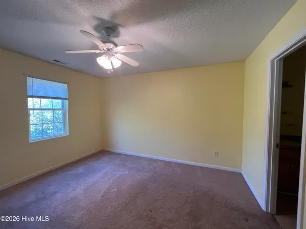 $1,317 | 212 Oak Grove Avenue, Elizabeth City, NC 27909