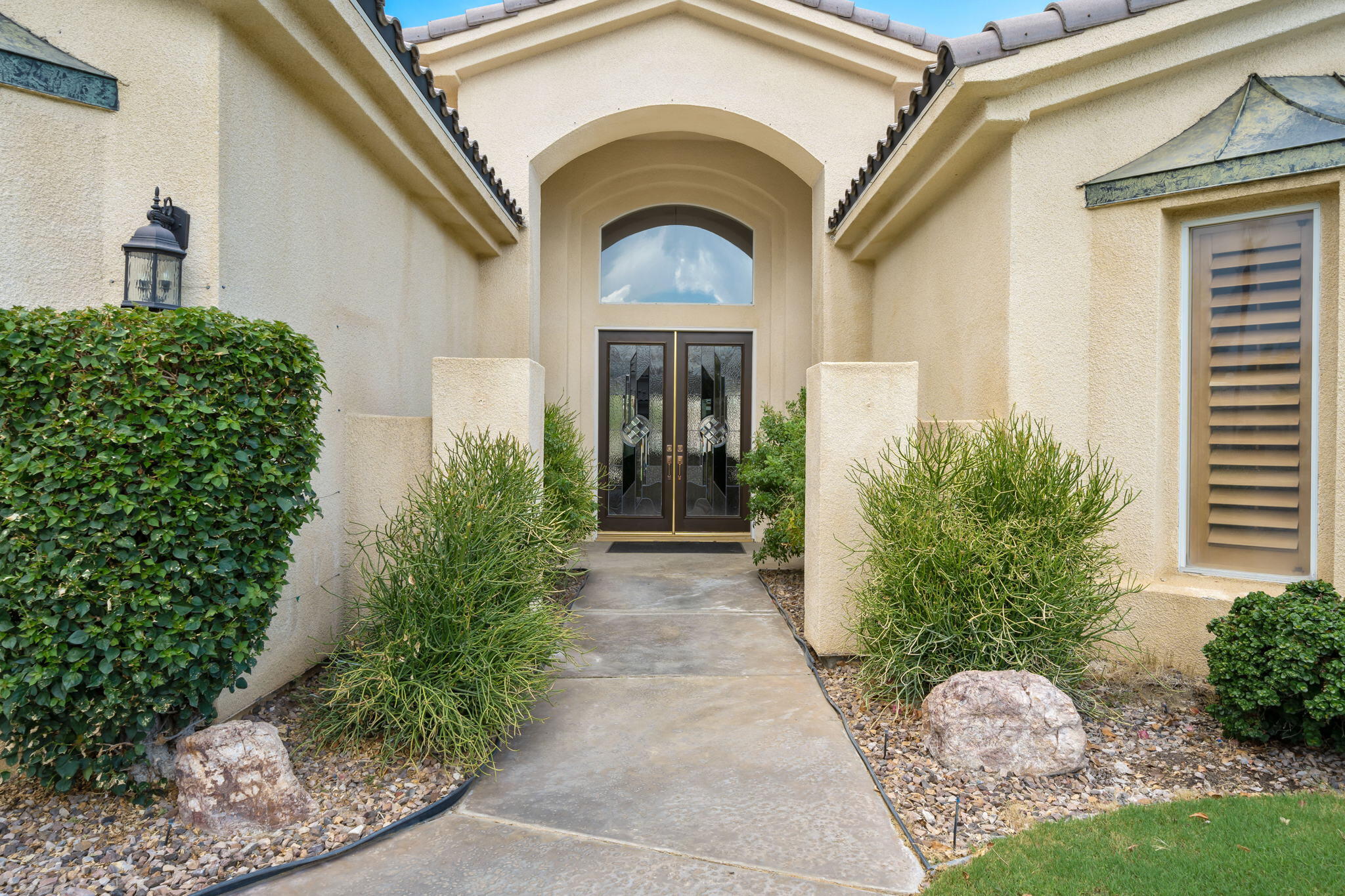50 Sherwood Road Rancho Mirage, CA 92270 - Photo 1 of 43 17-web-or-mls-CassSherwood_2022_017
