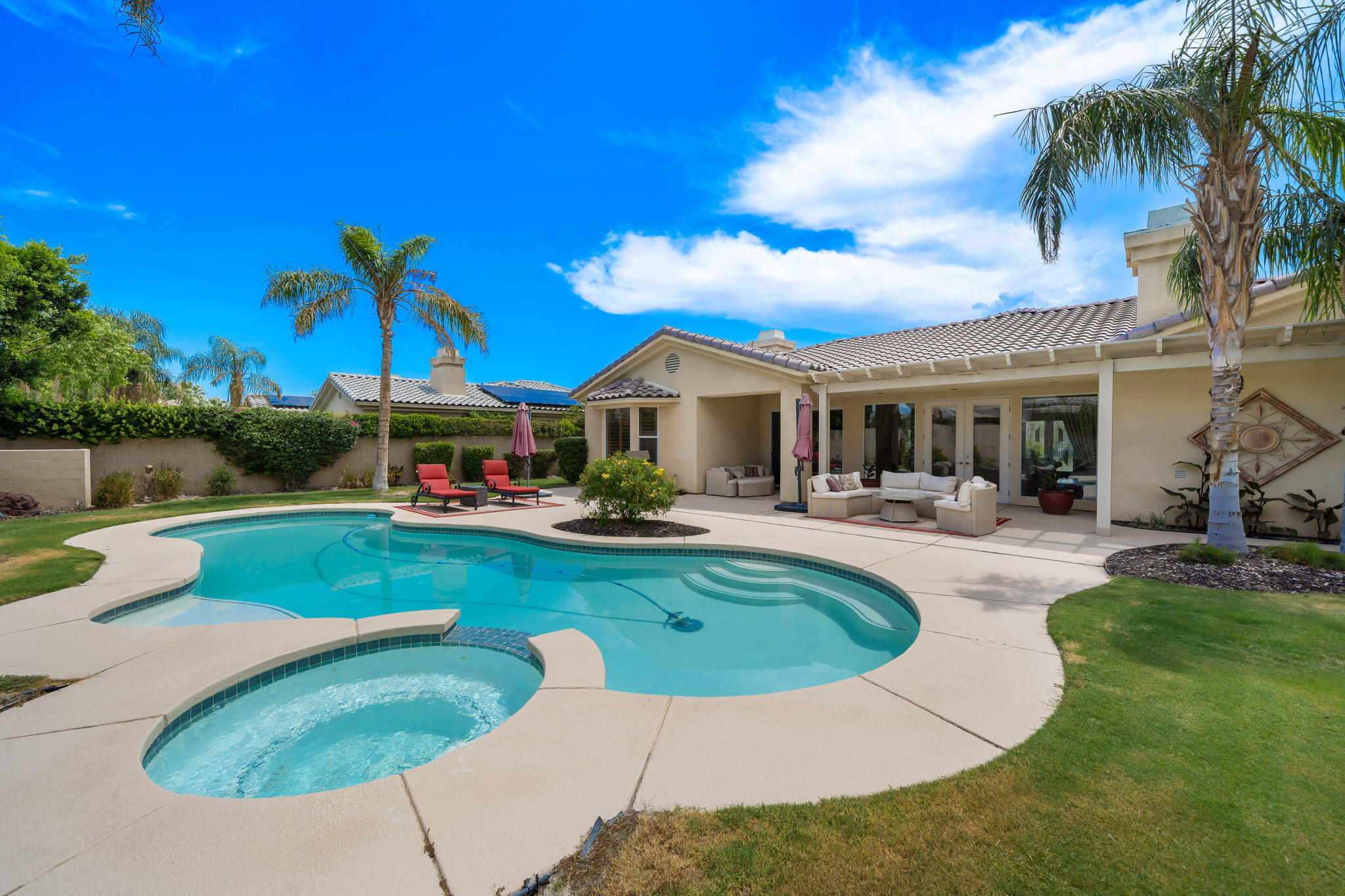 50 Sherwood Road Rancho Mirage, CA 92270 - Photo 12 of 43 4-web-or-mls-CassSherwood_2022_004