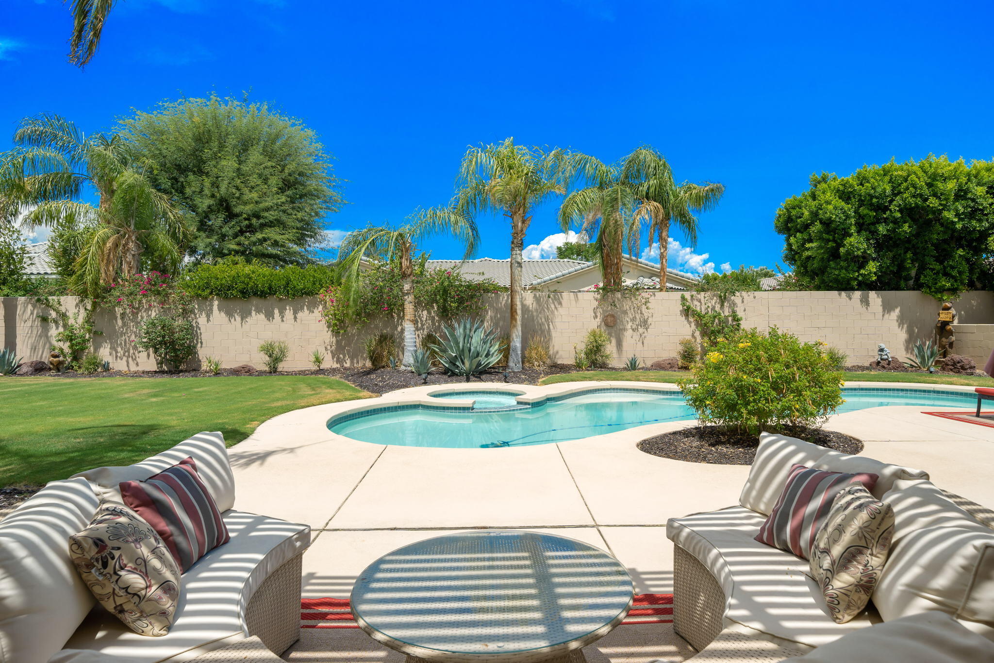 50 Sherwood Road Rancho Mirage, CA 92270 - Photo 29 of 43 12-web-or-mls-CassSherwood_2022_012