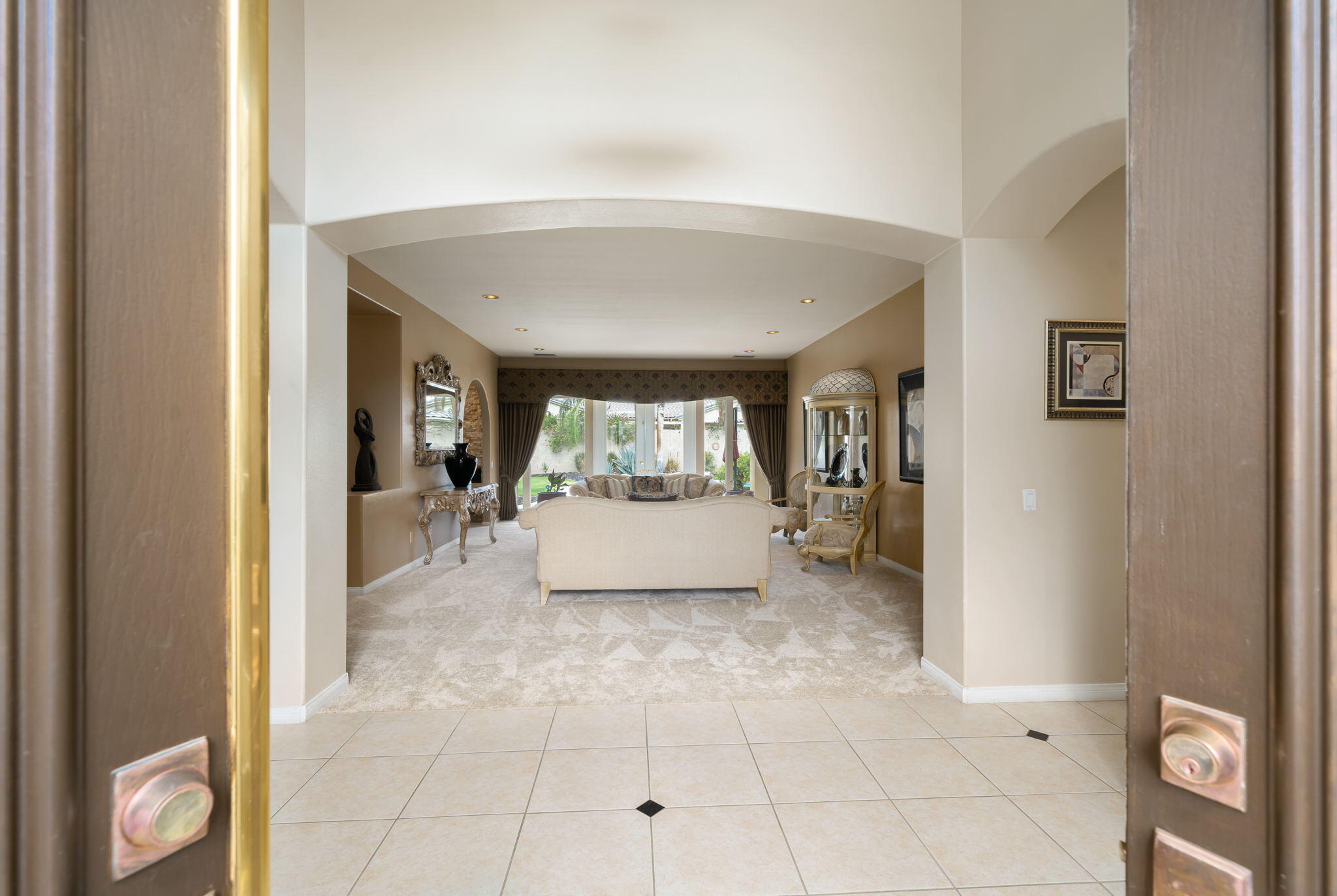 50 Sherwood Road Rancho Mirage, CA 92270 - Photo 3 of 43 19-web-or-mls-CassSherwood_2022_019